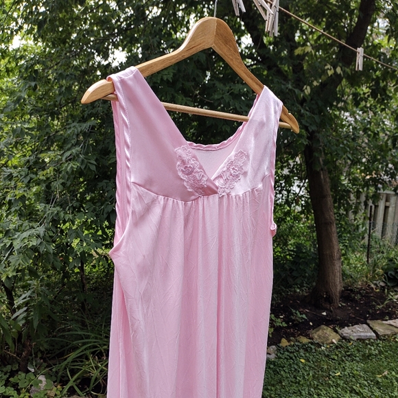Vintage Pink Nightgown Lingerie - Picture 3 of 12